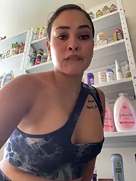 Snapshot of FOX_LATINA chatting on May 22, 2026, 8:25 pm FOX LATINA online show from May 22, 2026, 8:25 pm