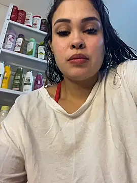 Snapshot of FOX_LATINA chatting on June 9, 2026, 10:32 pm FOX LATINA online show from June 9, 2026, 10:32 pm