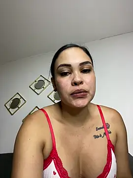 Snapshot of FOX_LATINA chatting on June 28, 2026, 4:07 am FOX LATINA online show from June 28, 2026, 4:07 am
