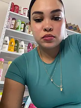 Snapshot of FOX_LATINA chatting on July 15, 2026, 9:31 pm FOX LATINA online show from July 15, 2026, 9:31 pm