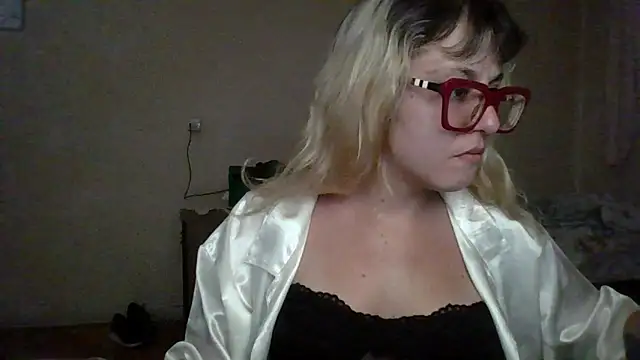 BlondieTami online show from March 19, 2026, 12:47 am