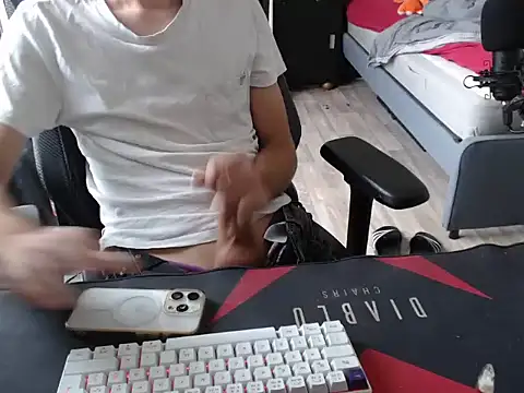 geil20CM2 online show from September 20, 2025, 11:22 am