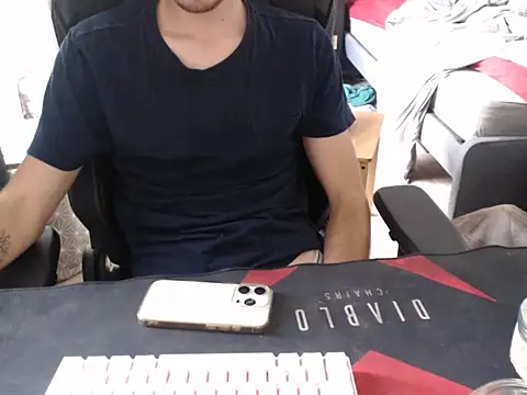 geil20CM2 online show from September 22, 2025, 3:36 pm