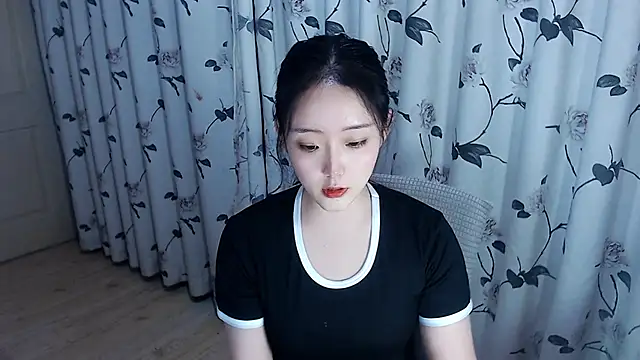 Niannian- online show from October 4, 2025, 3:10 pm