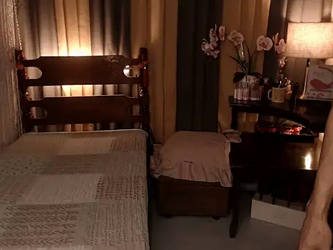 Jastine hunk online show from April 2, 2026, 4:54 am