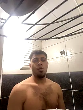 astoperaa online show from October 7, 2025, 5:43 pm