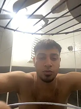 astoperaa online show from November 20, 2025, 7:35 pm