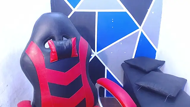 DEIV2  online show from October 3, 2025, 2:25 pm