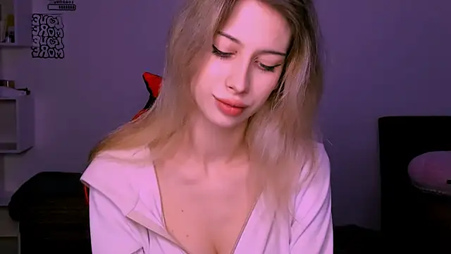 Lori lolii online show from October 29, 2025, 5:47 pm