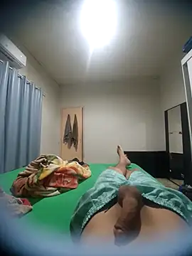 douglasdesouza22 online show from September 22, 2025, 6:21 pm