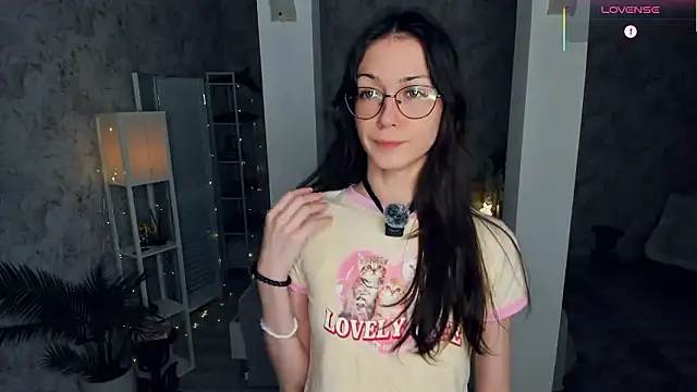 ReneeLippeatt online show from February 20, 2026, 8:31 pm