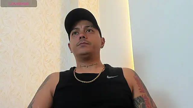 MaximoHall86 online show from October 11, 2025, 12:15 pm