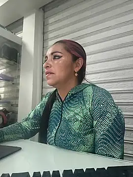 Alisson Stonee online show from April 4, 2026, 10:51 pm