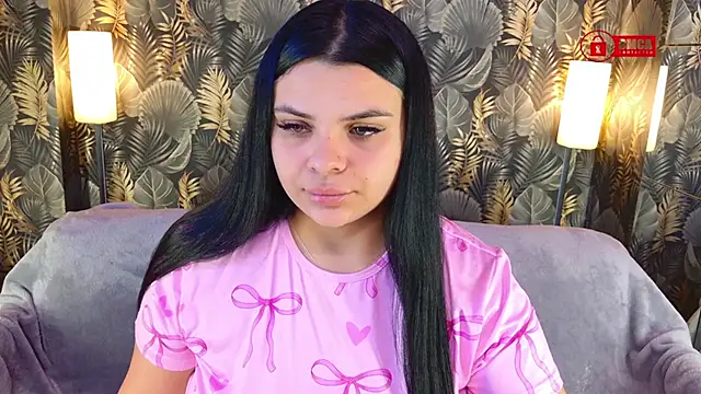 Snapshot of ThiccMady chatting on November 3, 2025, 10:16 am ThiccMady online show from November 3, 2025, 10:16 am