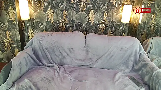 Snapshot of ThiccMady chatting on November 7, 2025, 1:49 am ThiccMady online show from November 7, 2025, 1:49 am