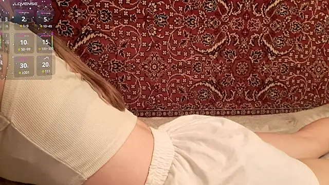 ivetabloom online show from October 21, 2025, 5:13 pm