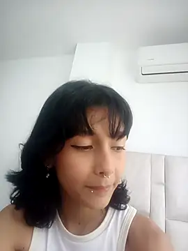 xoxo milk online show from September 20, 2025, 6:09 pm