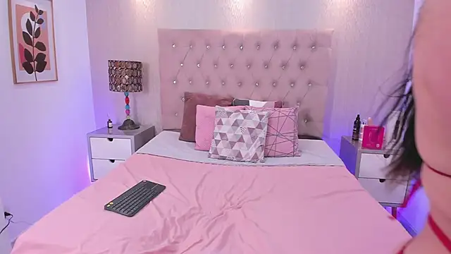 EmilyCley online show from February 12, 2026, 5:24 am