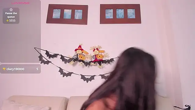 jazmin aladdin online show from October 8, 2025, 10:40 pm