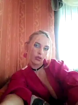 Snapshot of LaraDiva7799 chatting on October 10, 2025, 8:46 am LaraDiva7799 online show from October 10, 2025, 8:46 am