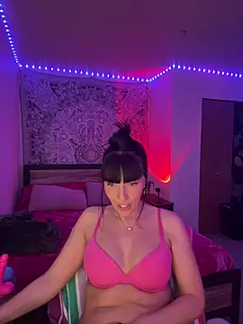 MaciiMayy online show from February 18, 2026, 8:27 pm