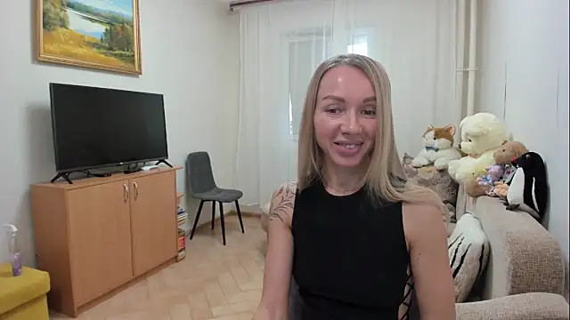 Snapshot of AlisiaCat chatting on April 18, 2026, 10:08 am AlisiaCat online show from April 18, 2026, 10:08 am