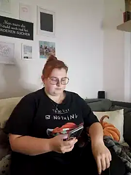 Snapshot of Chrissiosaurus chatting on November 4, 2025, 9:47 pm Chrissiosaurus online show from November 4, 2025, 9:47 pm