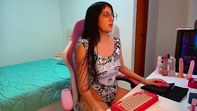 Julieta Rose19 online show from November 15, 2025, 3:37 am