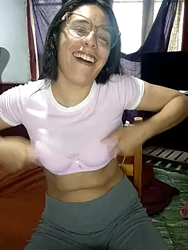 lucixxx14 online show from October 24, 2025, 1:51 pm