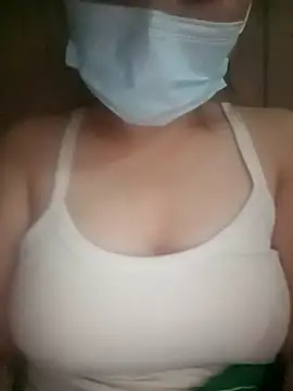 baby-linh001 online show from September 21, 2025, 5:03 pm