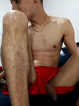 Snapshot of LATINO27CM chatting on October 13, 2025, 2:33 am LATINO27CM online show from October 13, 2025, 2:33 am