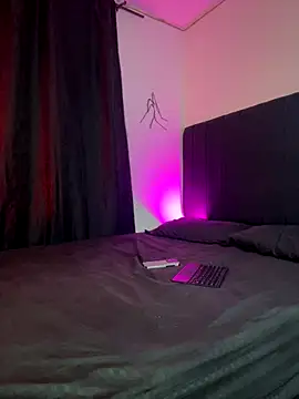 BoomChikaWow online show from November 7, 2025, 11:38 pm