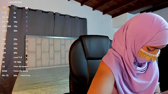 Snapshot of kalila_latif chatting on October 4, 2025, 2:42 am kalila latif online show from October 4, 2025, 2:42 am