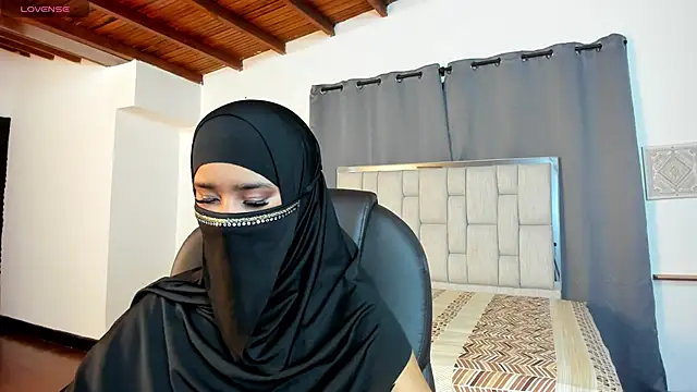 Snapshot of kalila_latif chatting on November 6, 2025, 2:56 am kalila latif online show from November 6, 2025, 2:56 am