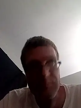 Snapshot of theeringmaster chatting on January 9, 2026, 7:55 am theeringmaster online show from January 9, 2026, 7:55 am