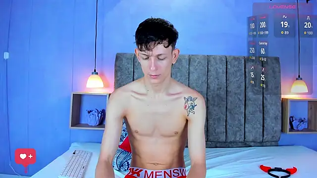 Snapshot of Bianca_Ethan chatting on October 5, 2025, 11:52 am Bianca Ethan online show from October 5, 2025, 11:52 am