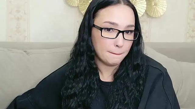 Amanda Choi online show from September 28, 2025, 11:37 am