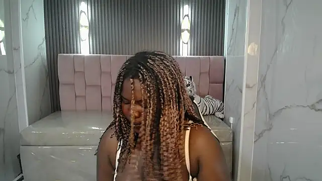 Snapshot of Soffia_b chatting on October 11, 2025, 3:17 am Soffia b online show from October 11, 2025, 3:17 am