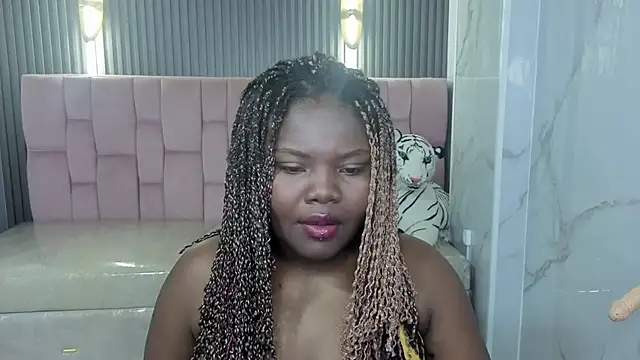 Snapshot of Soffia_b chatting on October 16, 2025, 2:56 am Soffia b online show from October 16, 2025, 2:56 am