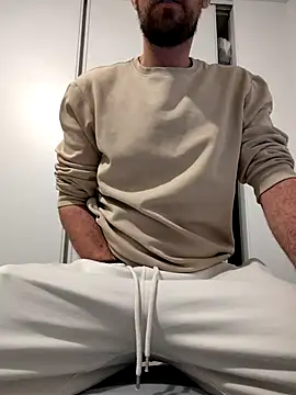 AD Vu online show from November 2, 2025, 6:21 pm