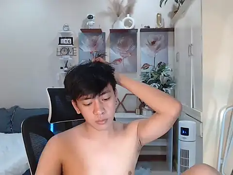 niel cumshow online show from November 17, 2025, 5:08 pm