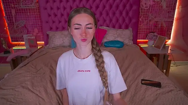 GoGoDream online show from November 29, 2025, 7:00 am