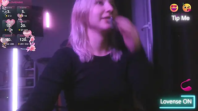 ChristinaFivePlus online show from October 5, 2025, 7:12 pm