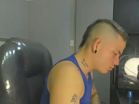 wildthor26 online show from October 4, 2025, 4:10 am