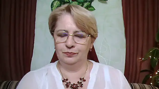 Selena-Velvet online show from October 3, 2025, 12:24 pm