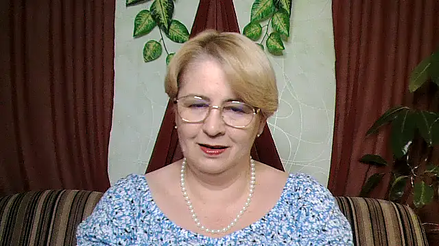 Selena-Velvet online show from October 16, 2025, 1:01 pm