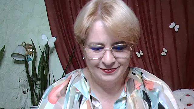 Selena-Velvet online show from November 1, 2025, 1:35 pm