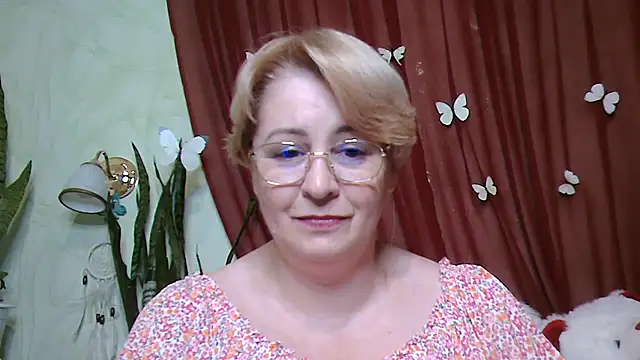 Selena-Velvet online show from November 3, 2025, 2:29 pm