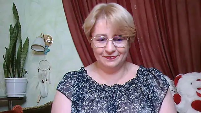 Selena-Velvet online show from November 5, 2025, 2:39 pm