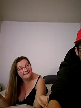 nymphomaniecouple online show from September 21, 2025, 6:31 pm